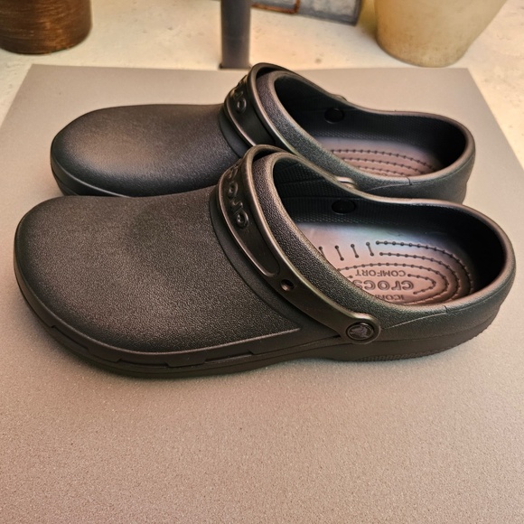 Crocs Specialist II Clog - Work Shoes, EUC - Picture 3 of 12
